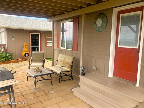 3rd image of 170 S Jay Bird Ln