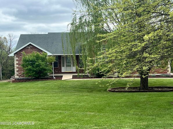 31500 Skyline Dr, California, MO 65018