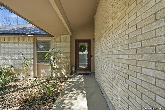 3 bed, 2.0 bath, 1677 sqft, $1,950 — Photo 2