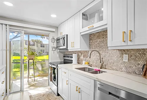 19 Abbey Ln Photo 1