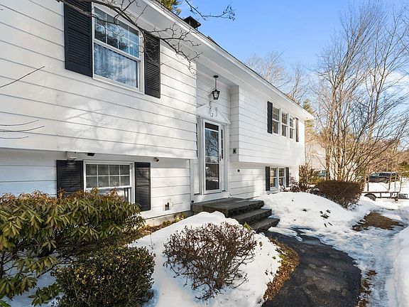 2nd image of 2 Vinewood Lane