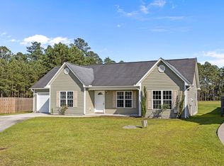 303 Brittney Ct, Maple Hill, NC 28454