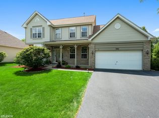 798 Longmeadow Dr, Carol Stream, IL