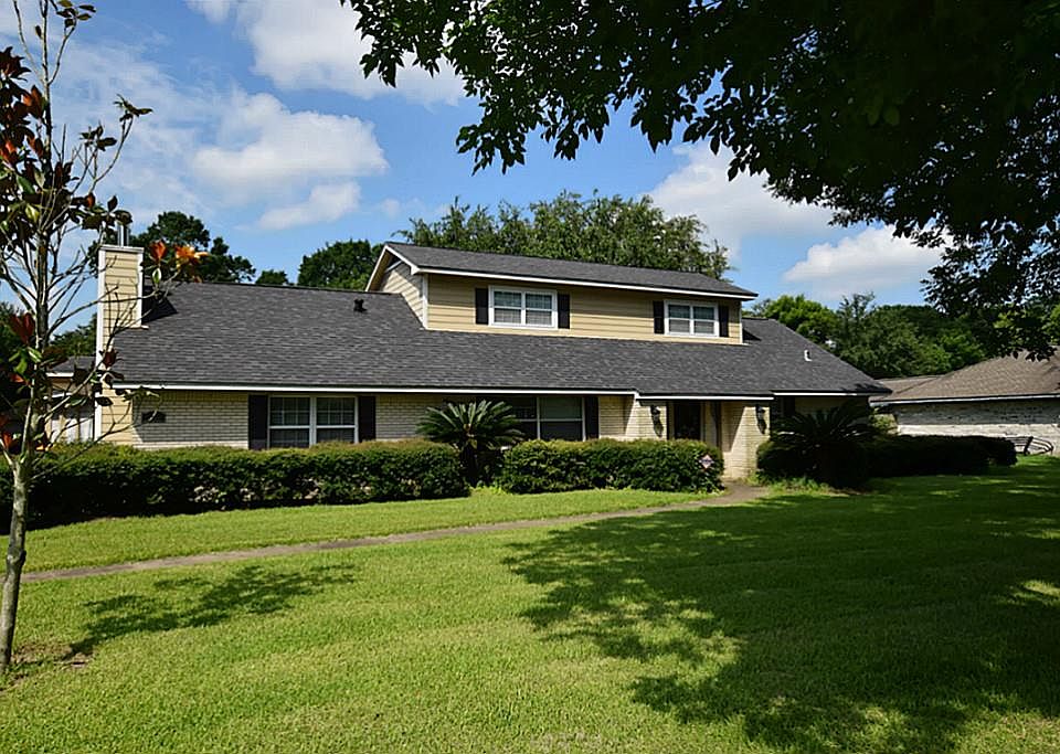 1st image of 2202 Shady Bend Dr