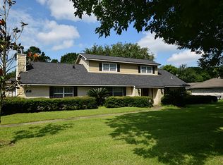 2202 Shady Bend Dr, Pearland, TX 77581