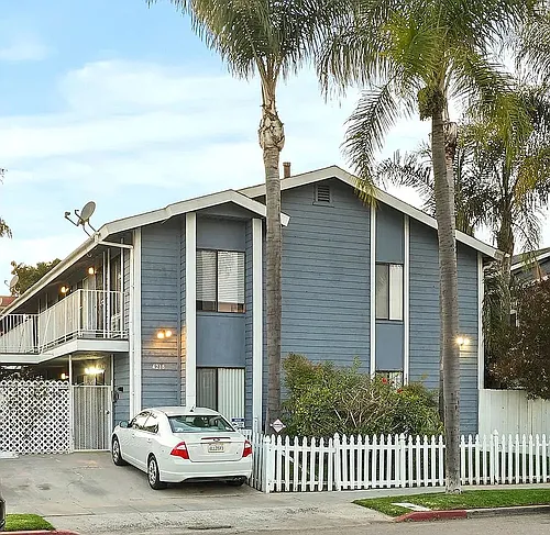 4218 46th St Photo 1