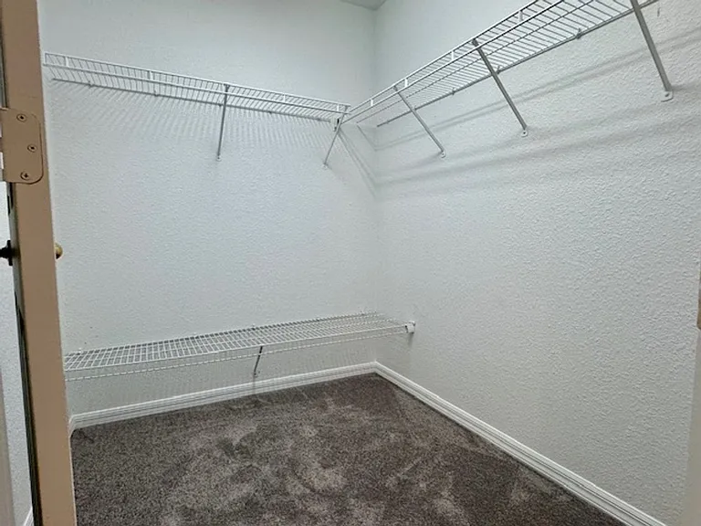 838 Hillcrest Dr — Photo 11