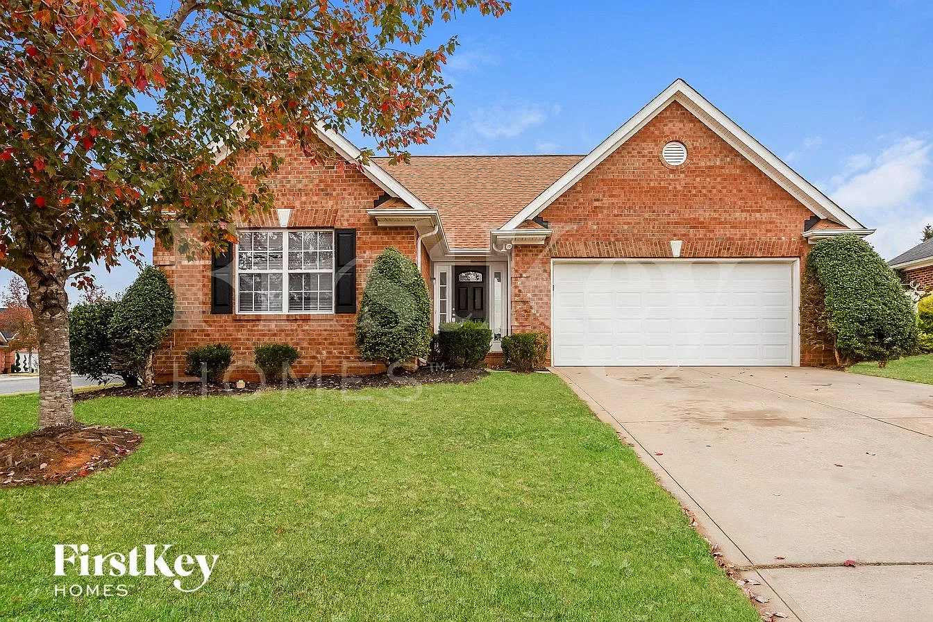 3 bed, 2.0 bath, 1602 sqft, $2,180 — Photo 1