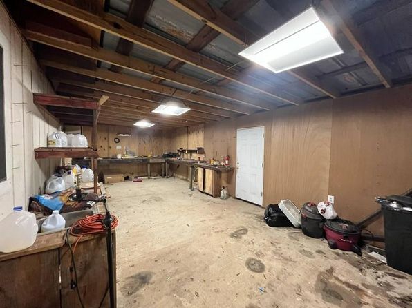 287 Midge Lacroix Rd, Pollock, LA 71467