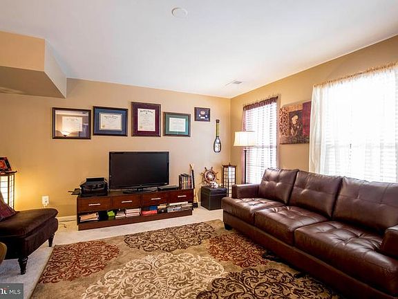 5th image of 7805 Crescent Park Dr