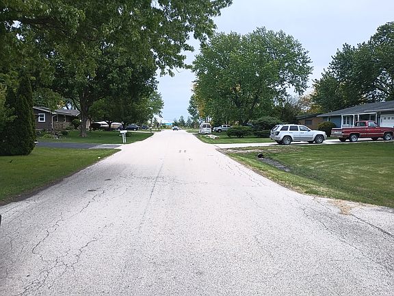 4th image of 19251 W Eaton Ave