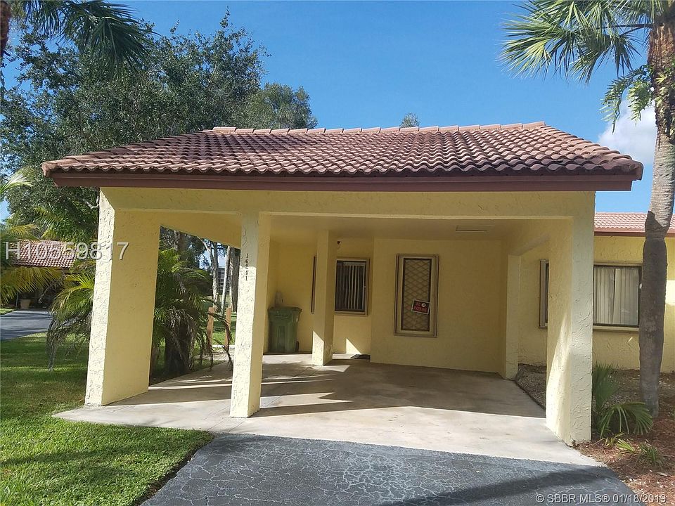 1st image of 16241 Laurel Dr #15