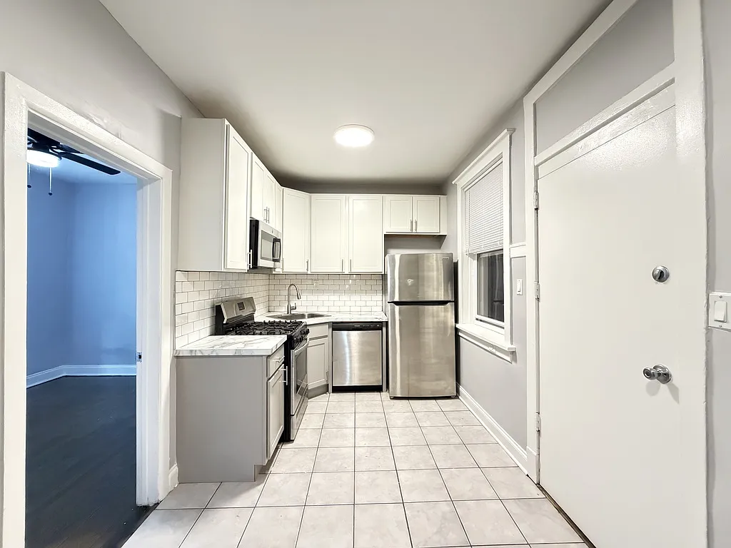 3 bed, 1200 sqft, $2,800 — Photo 2
