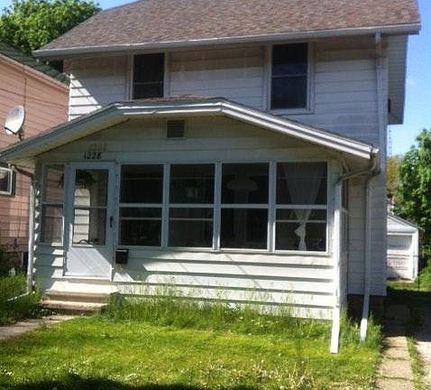 2nd image of 1228 W Barnes Ave