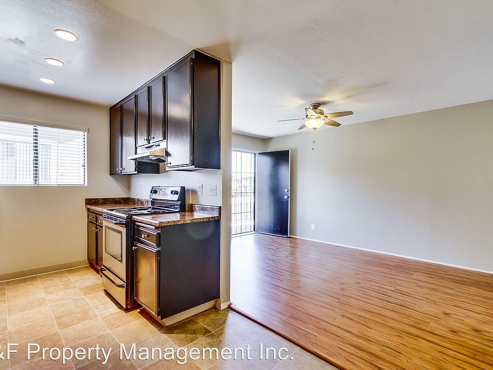 2nd image of 481 S Meadowbrook Dr Unit 5