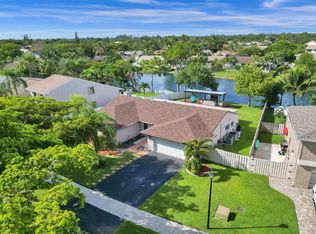 14470 Fairfax Pl, Davie, FL 33325