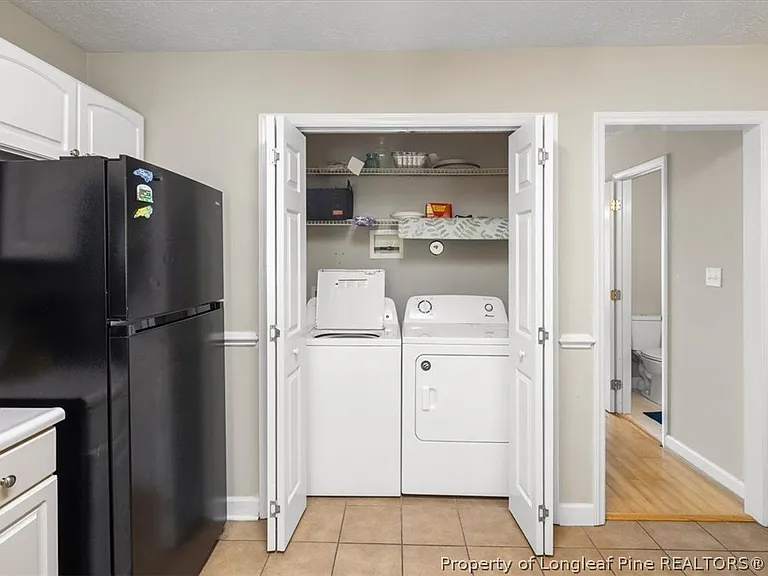 421 Cityview Ln — Photo 19