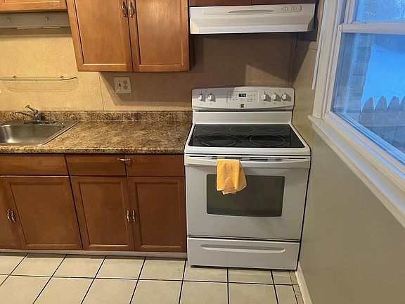 4th image of 4296 Candlelight Ln #1