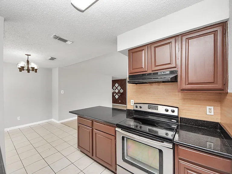 1911 Hammerwood Dr — Photo 19
