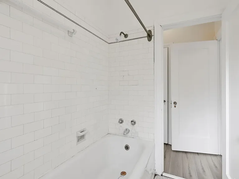 Bayard Manor Apartments — Photo 80