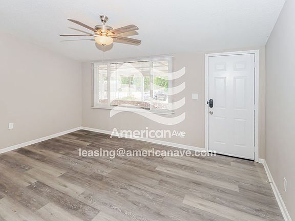 1807855_003_wm_-_living_room_13082947.jpg