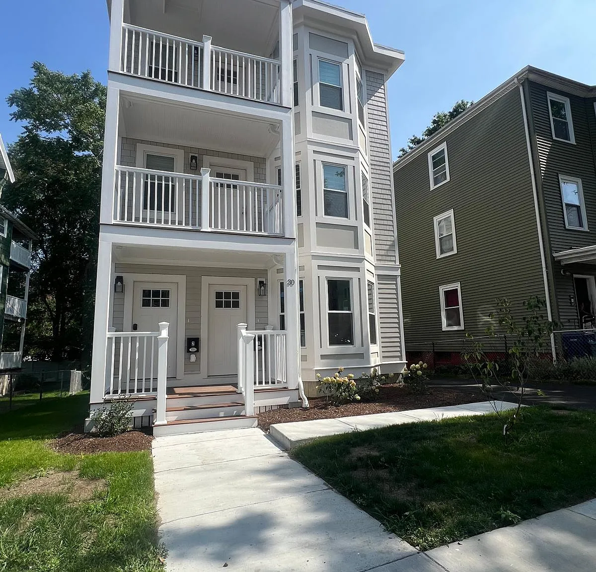 2 bed, 857 sqft, $2,900 — Photo 1