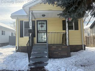 95 W Beverly Ave, Pontiac, MI 48340