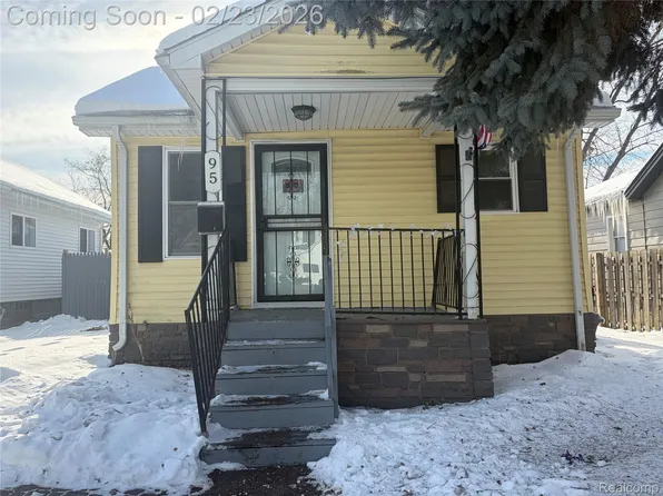 95 W Beverly Ave, Pontiac, MI 48340