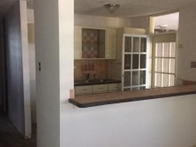 2nd image of JE8 Calle Monserrate Deliz