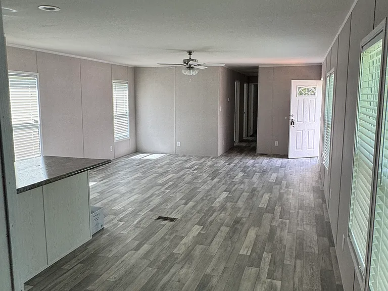 903 SW 24th St #903 — Photo 9