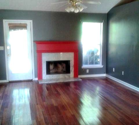 2nd image of 2348 Hillvale Cir