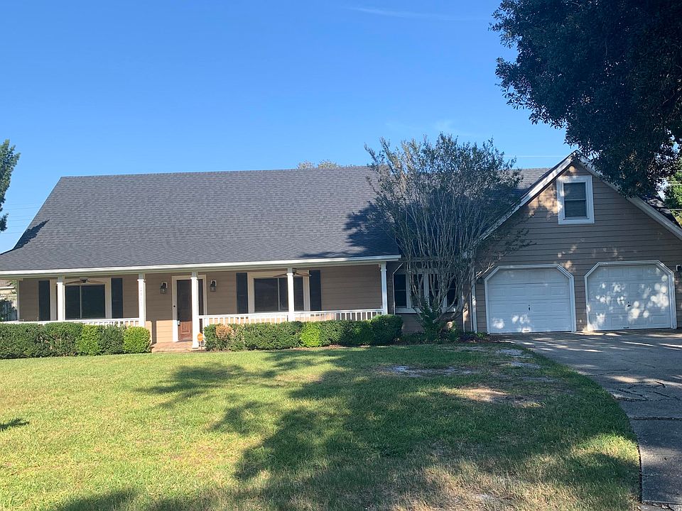 1st image of 2803 Venetian Way