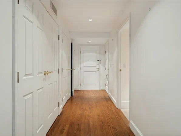 4242 Lomo Alto Dr APT N24, Highland Park, TX 75219
