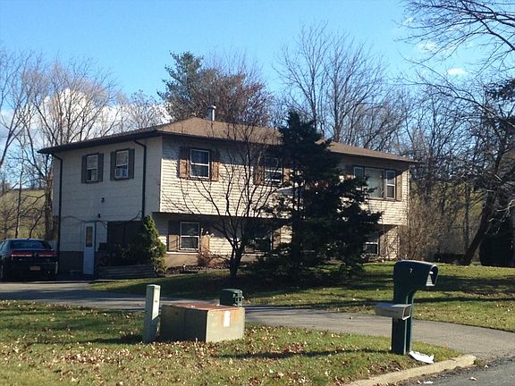 2nd image of 7 Bradner Dr