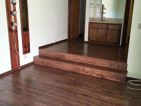 Upstairs Master Suite