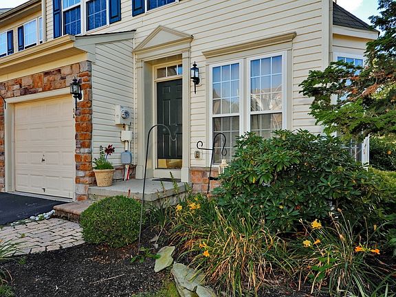 2nd image of 14 Creekside Dr