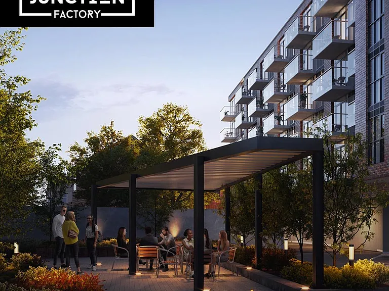 3385 Dundas St W — Photo 31