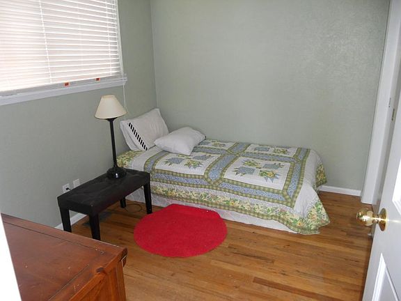 5th image of 10016 Lookout Dr NW
