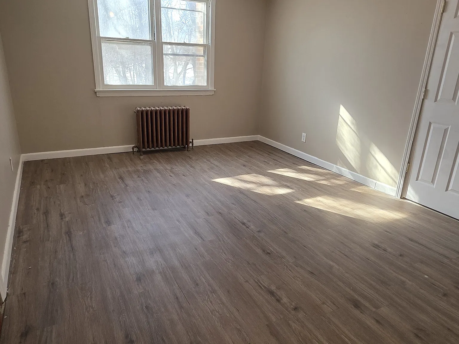 2 bed, 1400 sqft, $2,000 — Photo 4