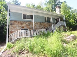 84 Karrville Rd, Port Murray, NJ 07865