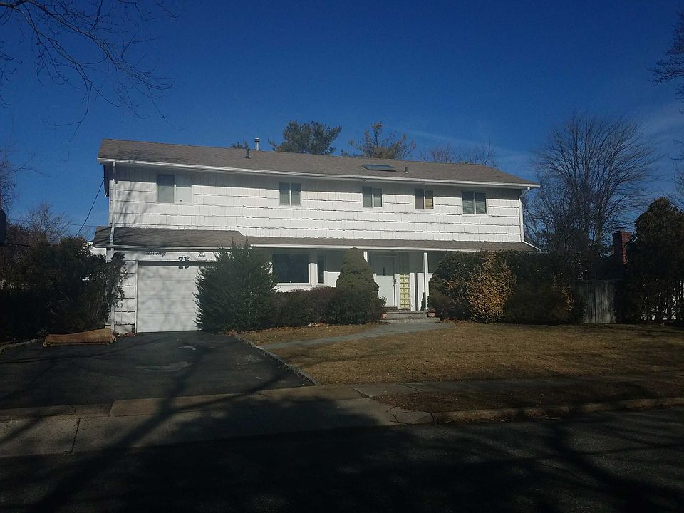 1st image of 72 Rockland Dr
