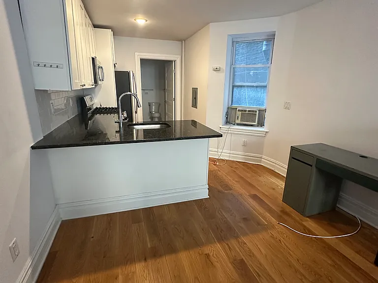331 Baldwin Ave #1A — Photo 1