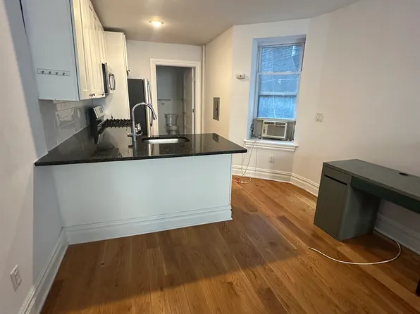 331 Baldwin Avenue image 1 of 6