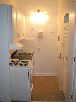 Rented by City Connections Realty | media 27