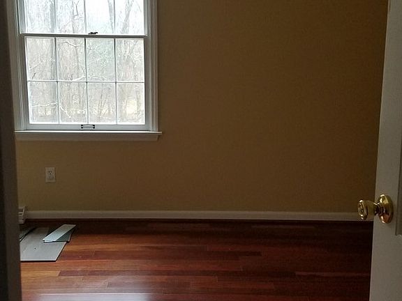 4th image of 2714 E Pine Ln