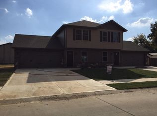 414 Red Bird St, Troy, IL 62294