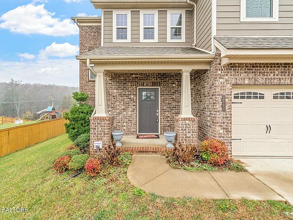 4th image of 2742 Tallgrass Ln