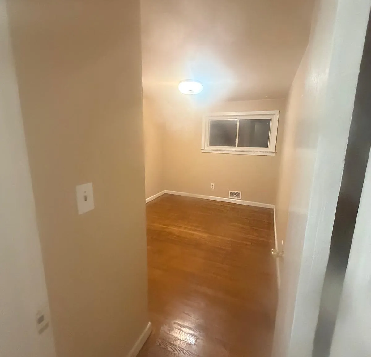 4 bed, 1904 sqft, $2,300 — Photo 1
