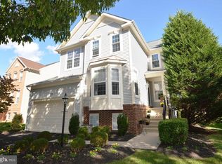 26052 Rachel Hill Dr, Chantilly, VA 20152