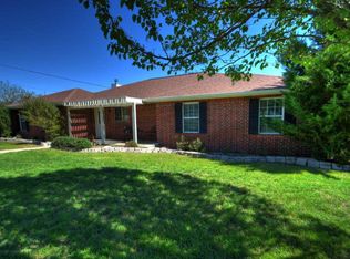321 Red Oak Ln, Ingram, TX 78025